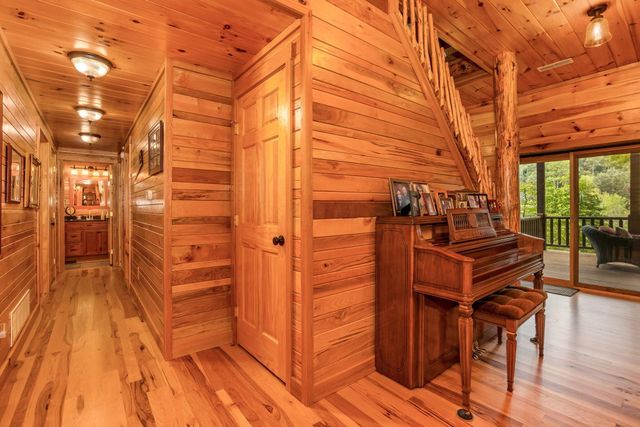 20572 Buena Vista Road, Rockbridge, OH 43149