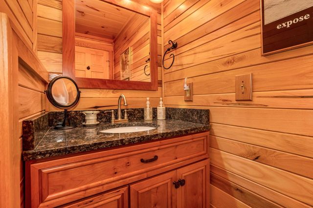 20572 Buena Vista Road, Rockbridge, OH 43149