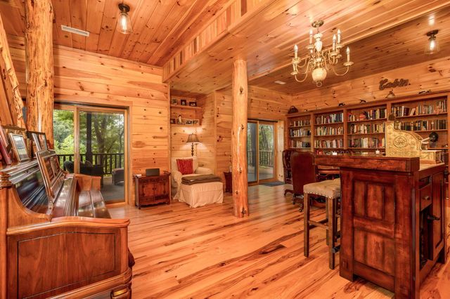 20572 Buena Vista Road, Rockbridge, OH 43149