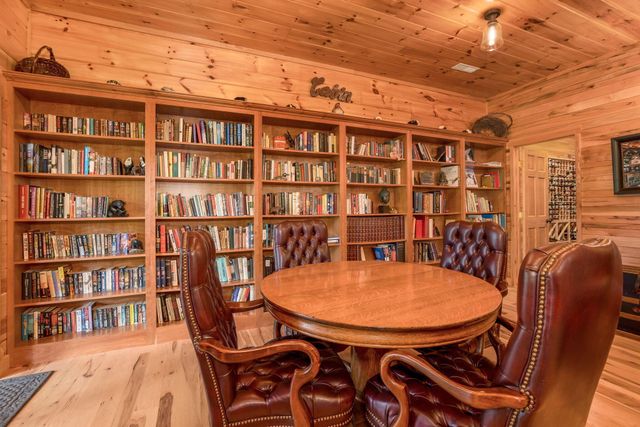 20572 Buena Vista Road, Rockbridge, OH 43149