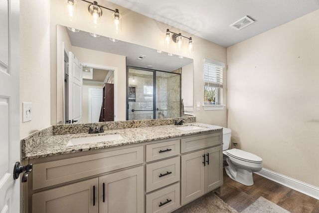 4 Newstead Lane, Bella Vista, AR 72715