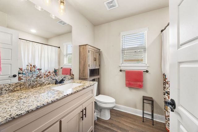 4 Newstead Lane, Bella Vista, AR 72715