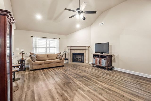 4 Newstead Lane, Bella Vista, AR 72715