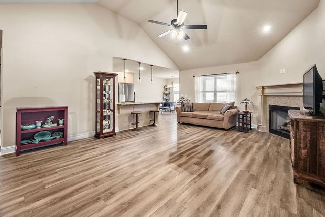 4 Newstead Lane, Bella Vista, AR 72715