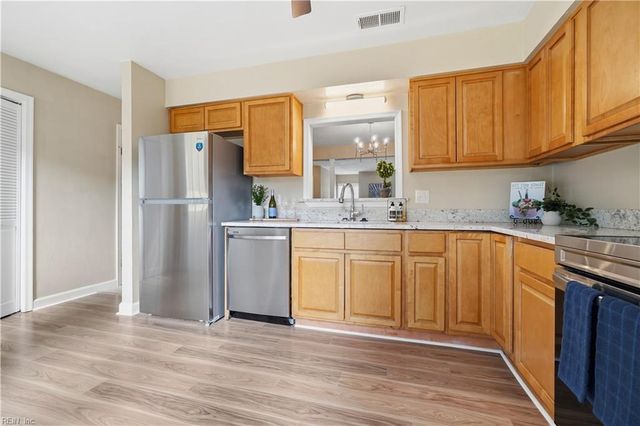 3229 Rosegate CT, Virginia Beach, VA 23452