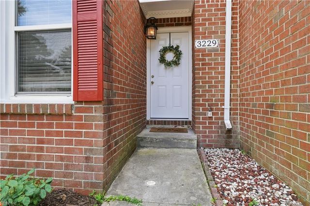3229 Rosegate CT, Virginia Beach, VA 23452