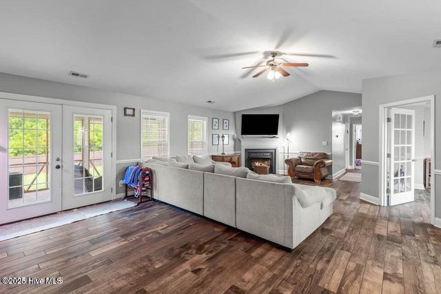 912 Morganser Drive, Swansboro, NC 28584