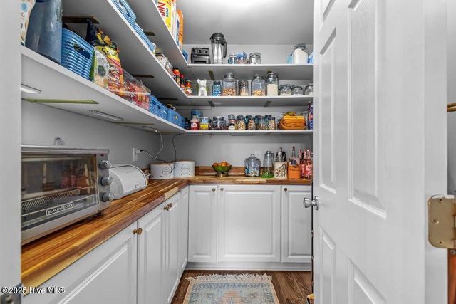 912 Morganser Drive, Swansboro, NC 28584