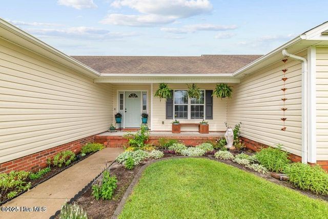 912 Morganser Drive, Swansboro, NC 28584