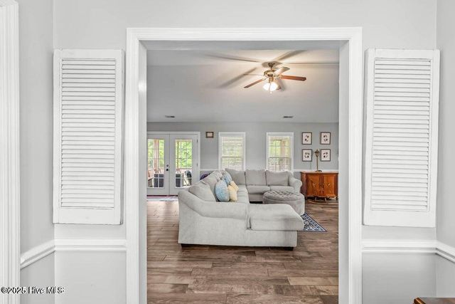 912 Morganser Drive, Swansboro, NC 28584