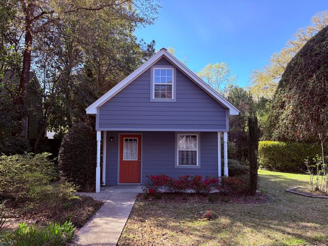 102 S Palmetto Street, Summerville, SC 29483