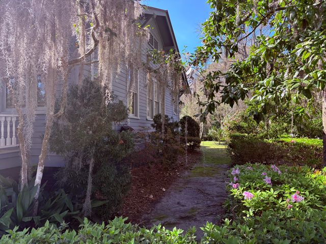 102 S Palmetto Street, Summerville, SC 29483