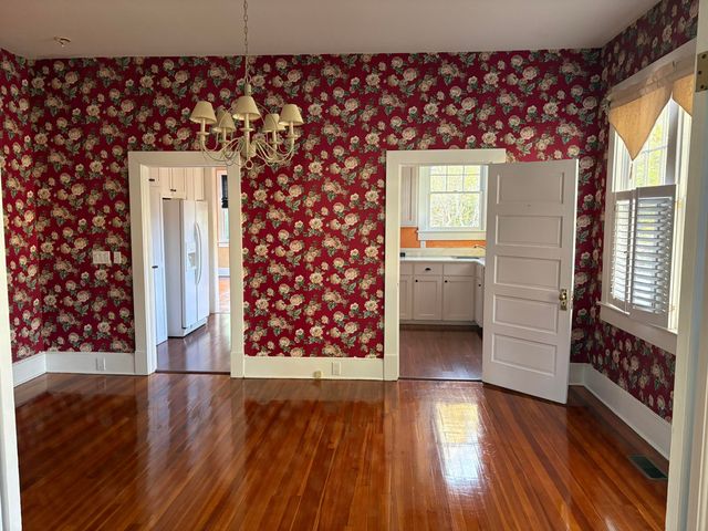 102 S Palmetto Street, Summerville, SC 29483
