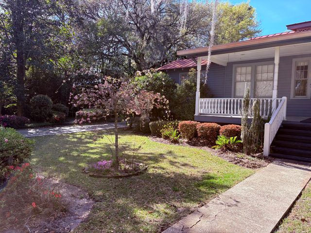 102 S Palmetto Street, Summerville, SC 29483