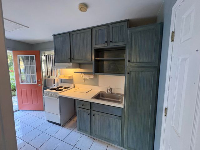 102 S Palmetto Street, Summerville, SC 29483