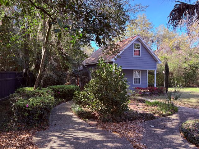102 S Palmetto Street, Summerville, SC 29483