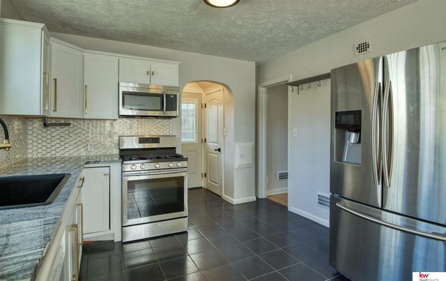 3414 N 49 Street, Omaha, NE 68104