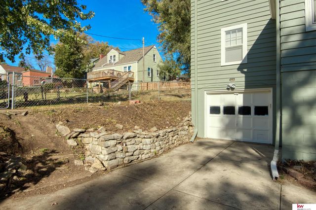 3414 N 49 Street, Omaha, NE 68104