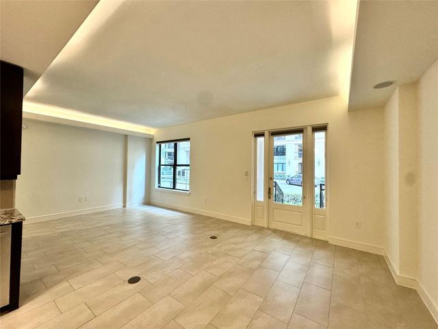 2303 Mid St Lane 108, Houston, TX 77027