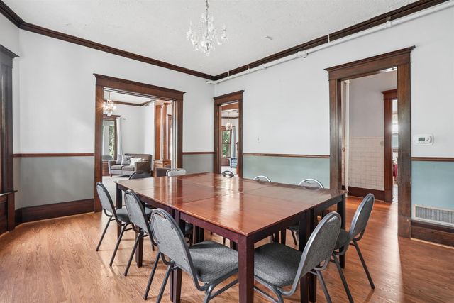2410 College Street, Cedar Falls, IA 50613
