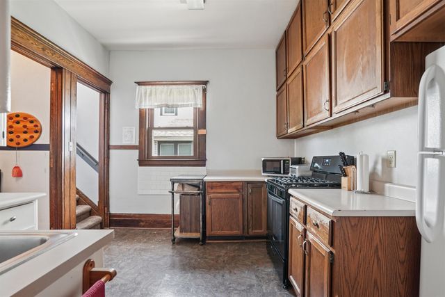 2410 College Street, Cedar Falls, IA 50613