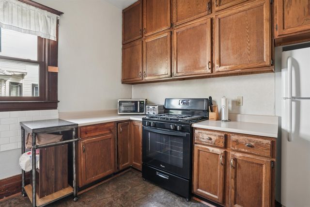 2410 College Street, Cedar Falls, IA 50613