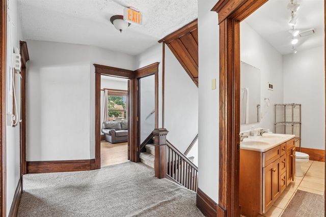 2410 College Street, Cedar Falls, IA 50613