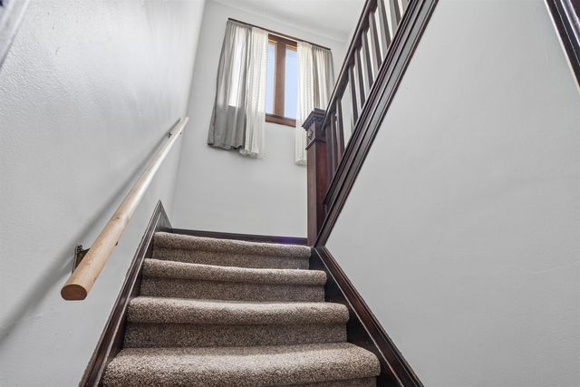 2410 College Street, Cedar Falls, IA 50613