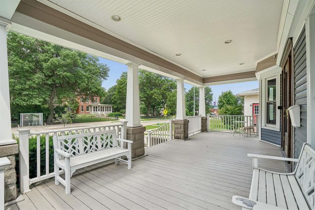 2410 College Street, Cedar Falls, IA 50613