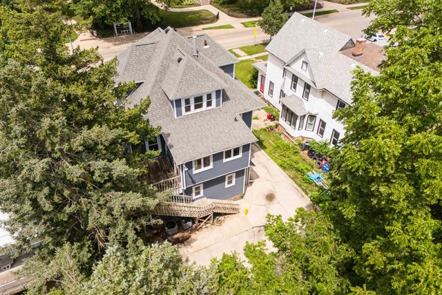 2410 College Street, Cedar Falls, IA 50613