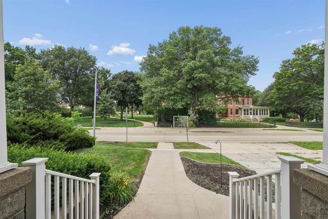 2410 College Street, Cedar Falls, IA 50613
