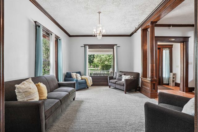 2410 College Street, Cedar Falls, IA 50613