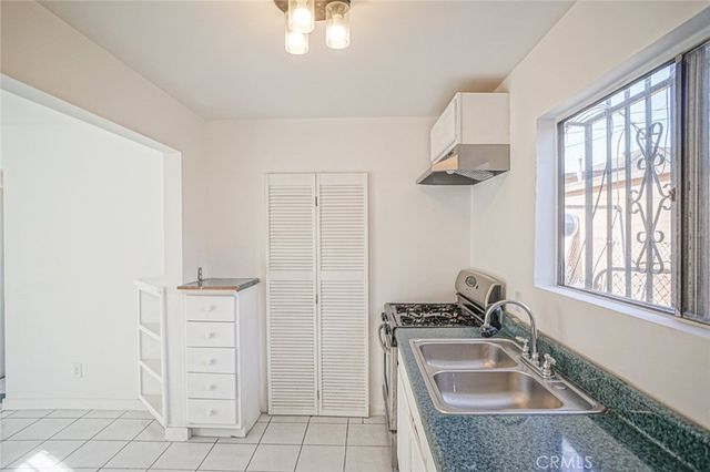 947 S Sunol Drive, Los Angeles, CA 90023