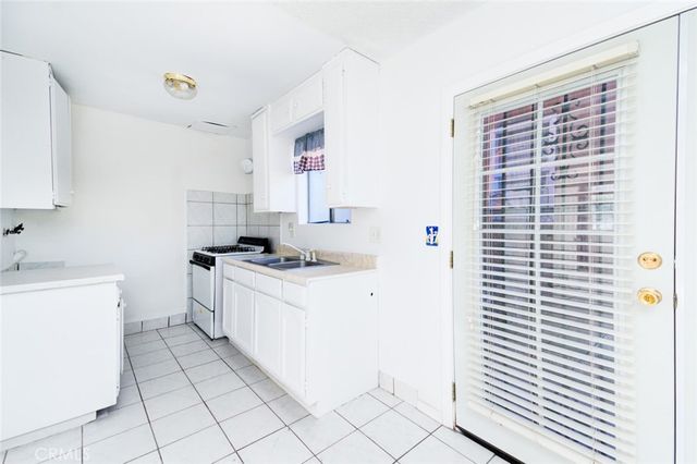 947 S Sunol Drive, Los Angeles, CA 90023