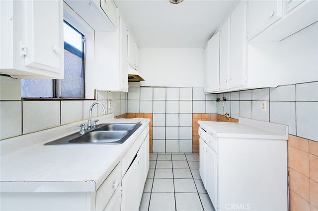 947 S Sunol Drive, Los Angeles, CA 90023