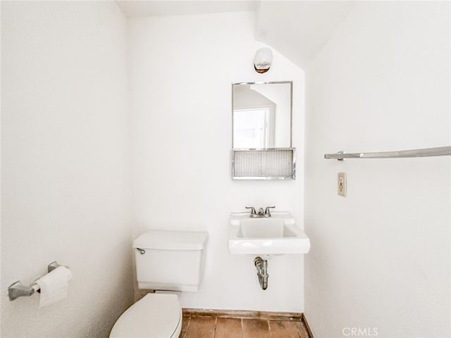 947 S Sunol Drive, Los Angeles, CA 90023