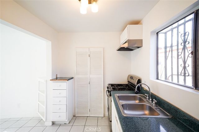 947 S Sunol Drive, Los Angeles, CA 90023