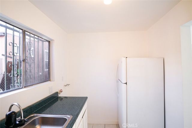 947 S Sunol Drive, Los Angeles, CA 90023