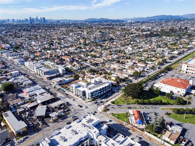 947 S Sunol Drive, Los Angeles, CA 90023
