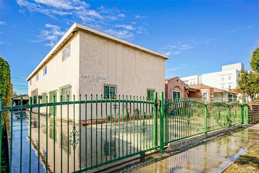 947 S Sunol Drive, Los Angeles, CA 90023
