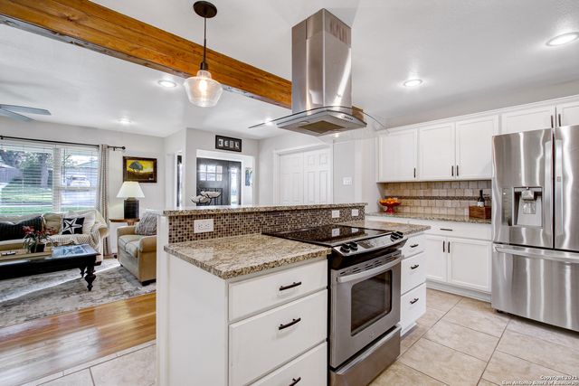 327 BURNSIDE DR, San Antonio, TX 78209