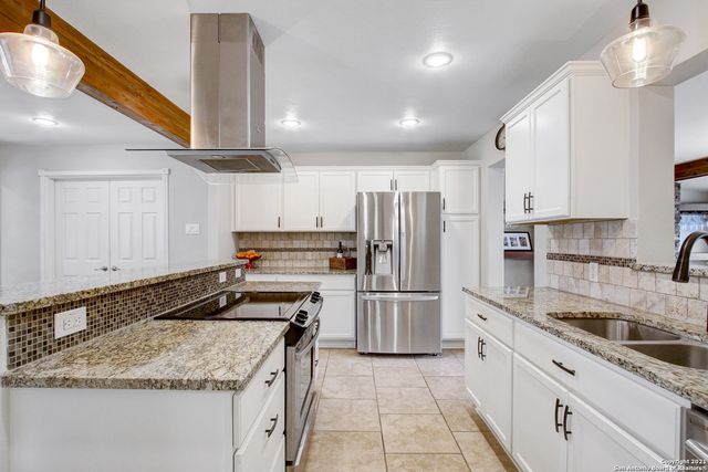 327 BURNSIDE DR, San Antonio, TX 78209