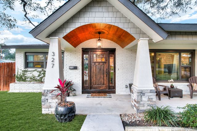 327 BURNSIDE DR, San Antonio, TX 78209