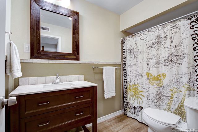 327 BURNSIDE DR, San Antonio, TX 78209
