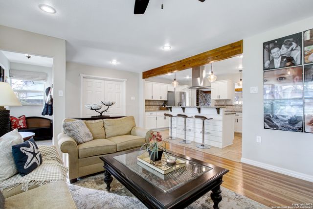 327 BURNSIDE DR, San Antonio, TX 78209