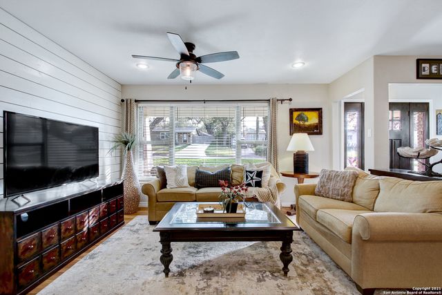327 BURNSIDE DR, San Antonio, TX 78209