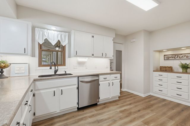4308 Wittman Drive, Davenport, IA 52806