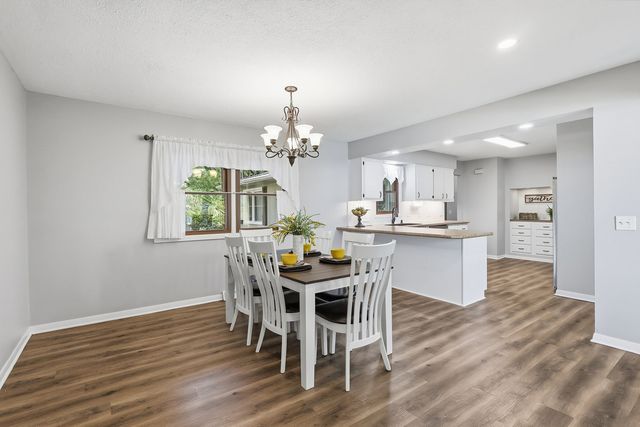 4308 Wittman Drive, Davenport, IA 52806