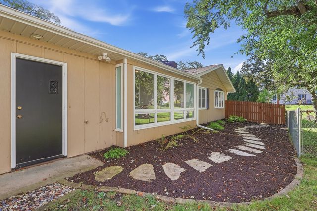 4308 Wittman Drive, Davenport, IA 52806