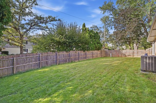 4308 Wittman Drive, Davenport, IA 52806